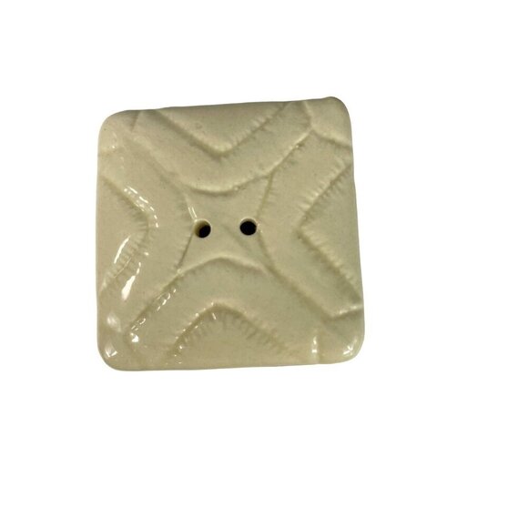 Hawaiian Quilt Clay Michael Gillan Red Pineapple Pattern 2003 Pepper Shaker - Picture 4 of 5